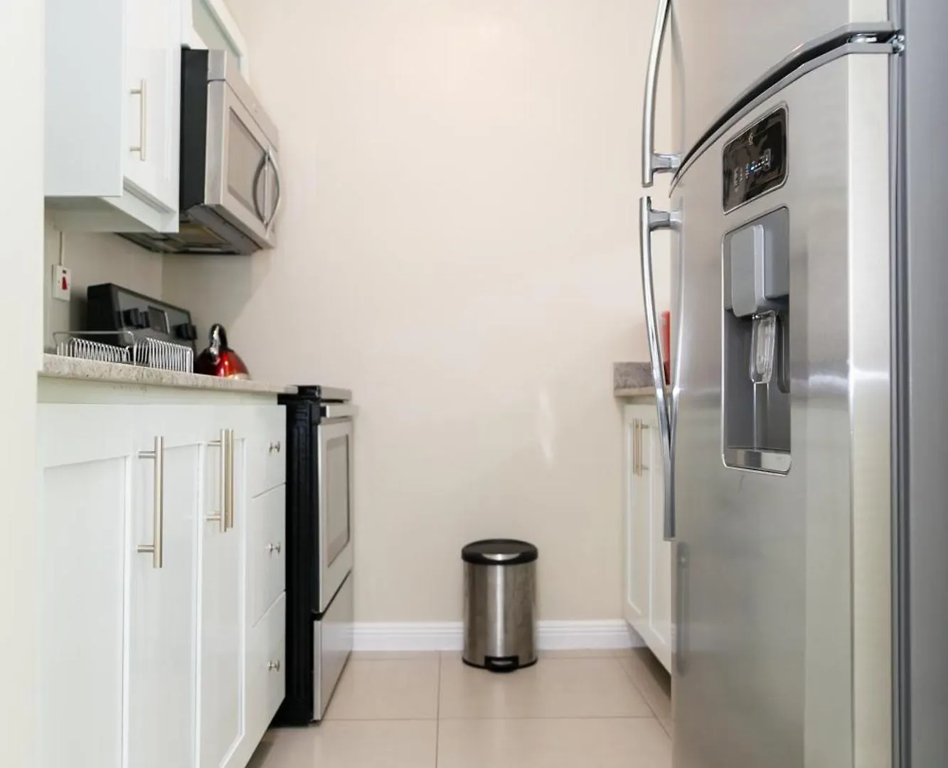 Smart Haven Studios In Kingston Apartman